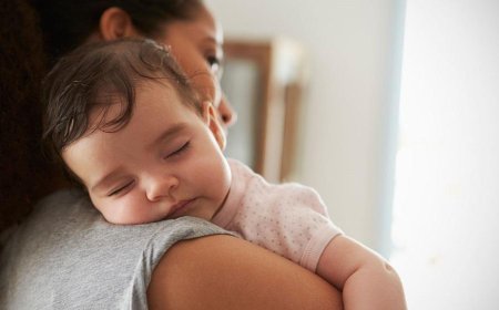 Sleepy mornings? See how to wake your baby