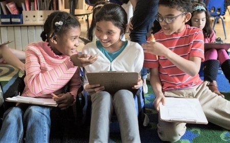 What is a bilingual school? What does science look like in it?