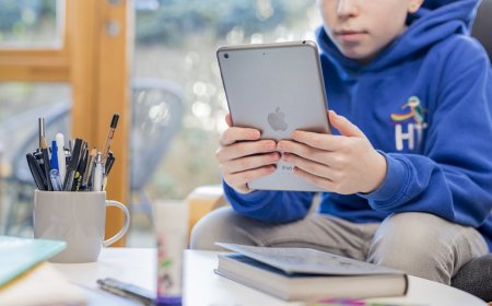 How to help a child maintain friendships at a distance