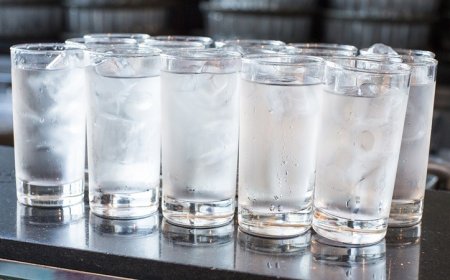 Does drinking cold water accelerate the aging process? Learn more in this article