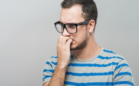 Compulsive nail biting and oral health