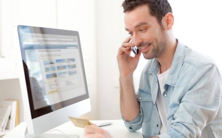 What are the major roles of a blockchain developer?