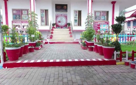 Smart School Pioneering Education in the Age of Innovation