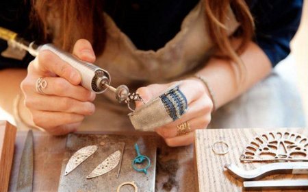 The Art of Crafting Artificial Jewelry: Techniques and Trends