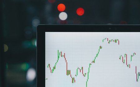 Target Date Funds vs. Three-Fund Portfolios: Index Fund Asset Allocation for Long-Term Wealth