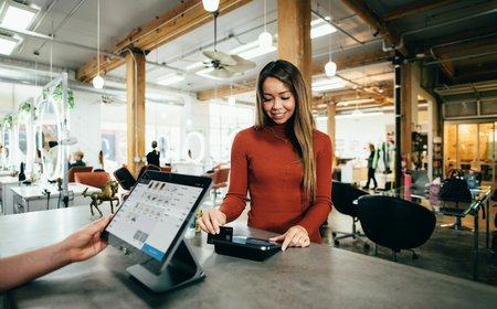 Calculating Return on Ad Spend (ROAS) vs. Marketing Efficiency Ratio (MER): Modern E-Commerce Economics