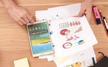 Roth 401(k) vs. Traditional 401(k): Tax Optimization Strategies for Rising Income Earners