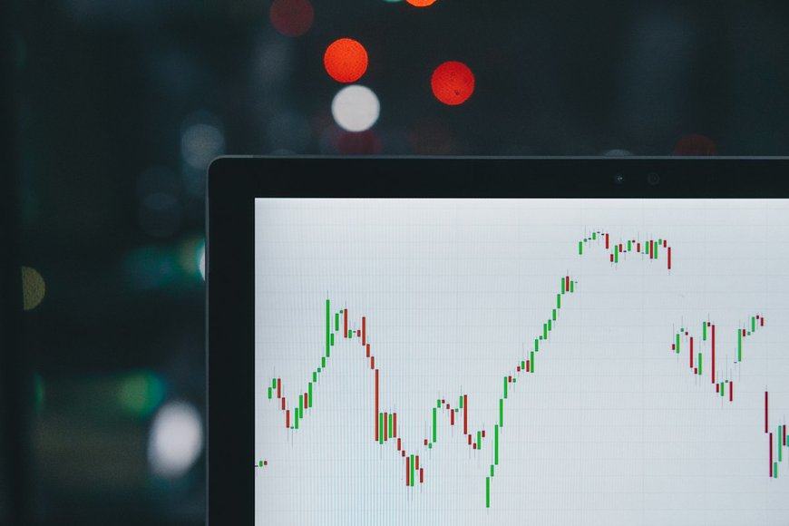 Target Date Funds vs. Three-Fund Portfolios: Index Fund Asset Allocation for Long-Term Wealth