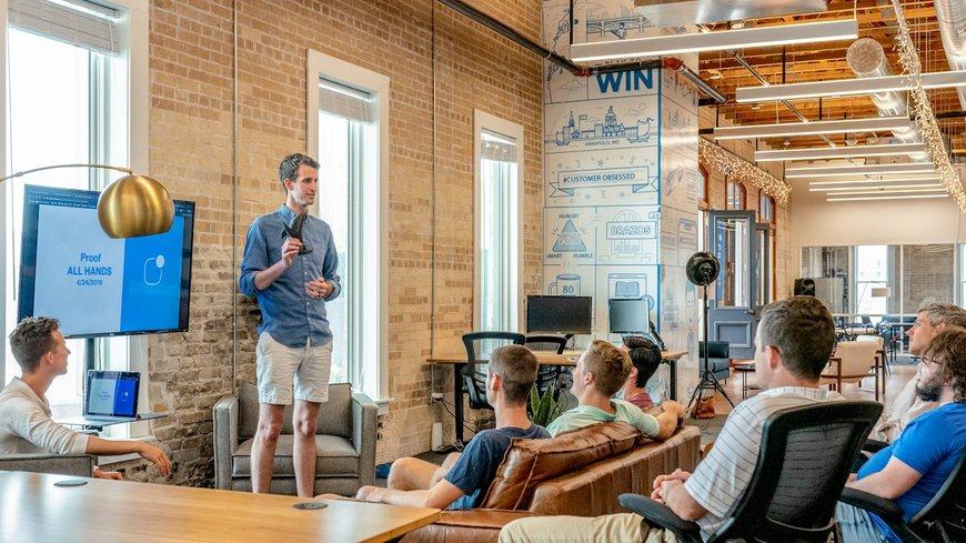 First-Year Startup Runway Modeling: Building Resilience Against Revenue Delays