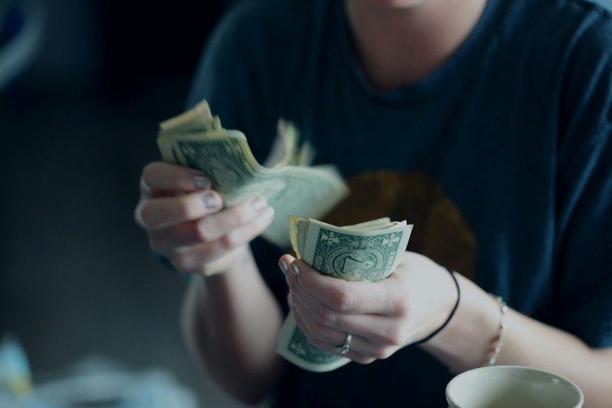 How to Negotiate Lower Credit Card APRs: Proven Scripts, Tactics, and Retention Leverage