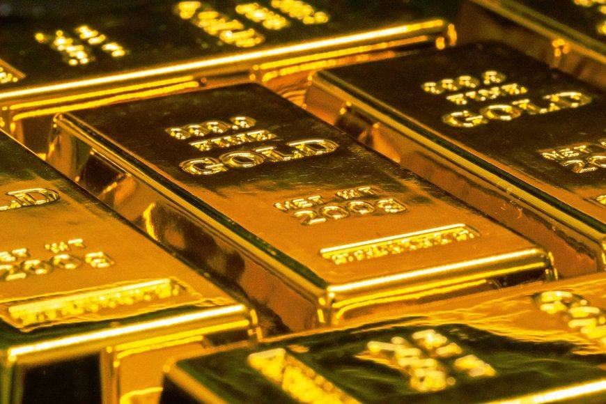 Gold as a Monetary Hedge & Weight Conversion Guide: Tola, Gram, and Troy Ounce Metrics